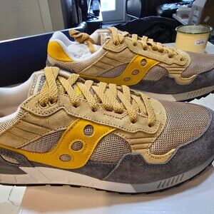Saucony Shadow 5000 Casual Athletic Sneakers Grey/Curry S70665-28 MENS 10 NEW